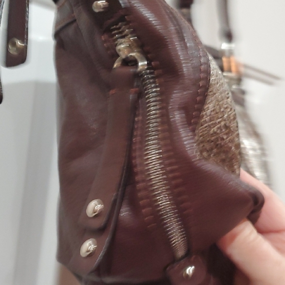 B. Makowsky Metallic and Brown Heavy Shoulder Bag 2 Outside Pockets 12 X16 - Picture 3 of 16